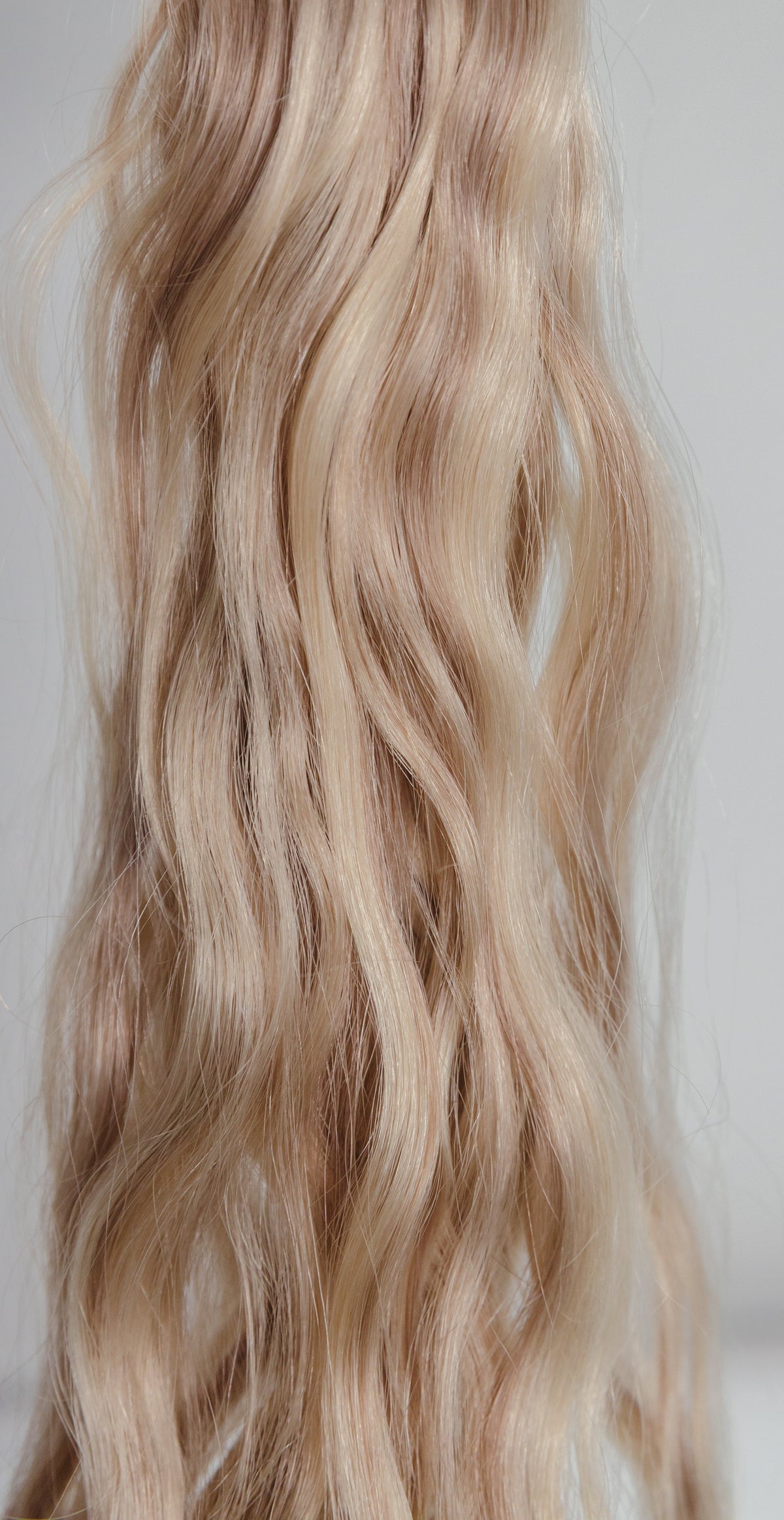 Butterfly Wave Texture Weft 24" 75g - #1111 Western Ash Blonde