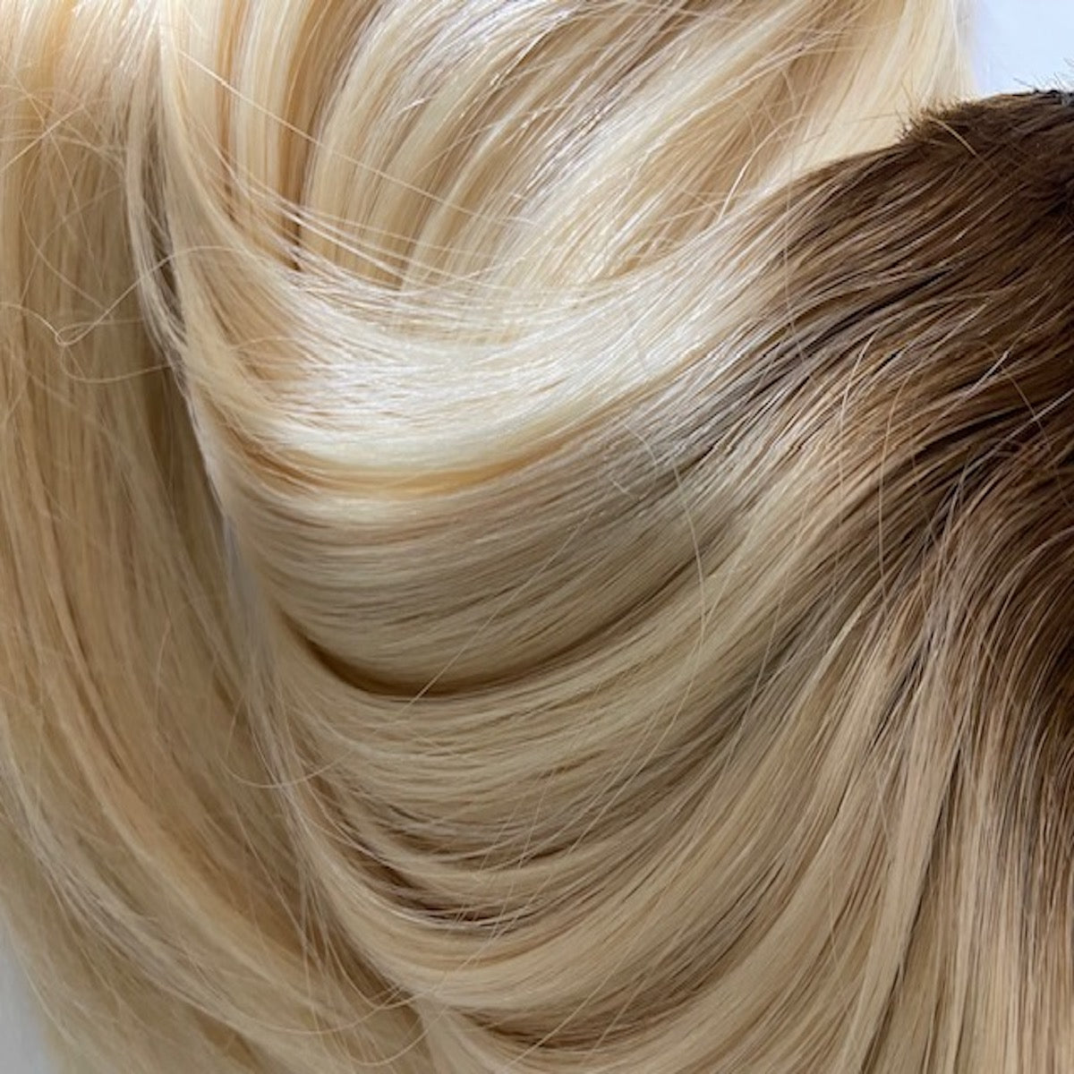 I-Tip 22" 25g Single Donor Virgin -#T3/60 Cocoa Rooted Blonde (aka Rooted Walnut Brown/Ash Blonde)